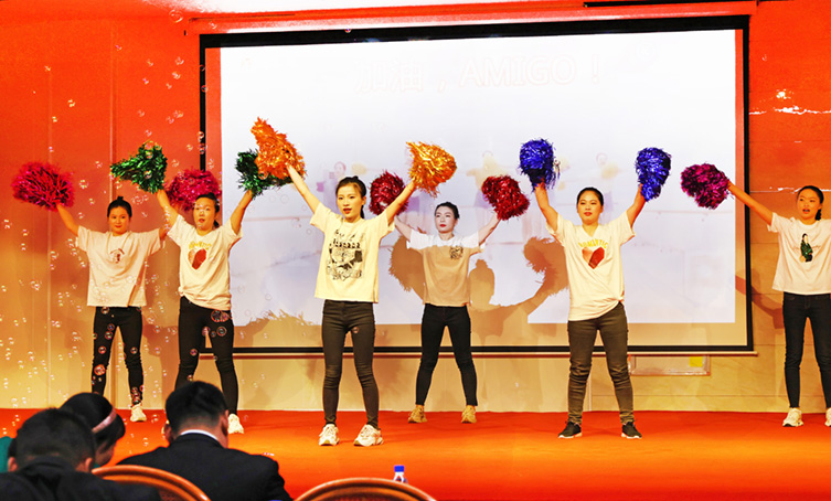 ?；⒂海盍`放！天泉藥業(yè)2022年春節(jié)聯(lián)歡會激情上演！